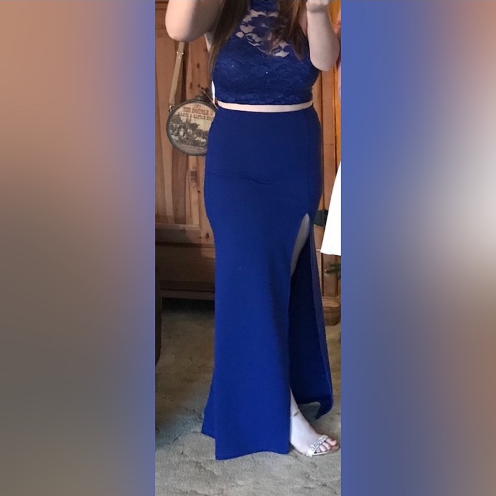 Dress - Picture 2 of 4